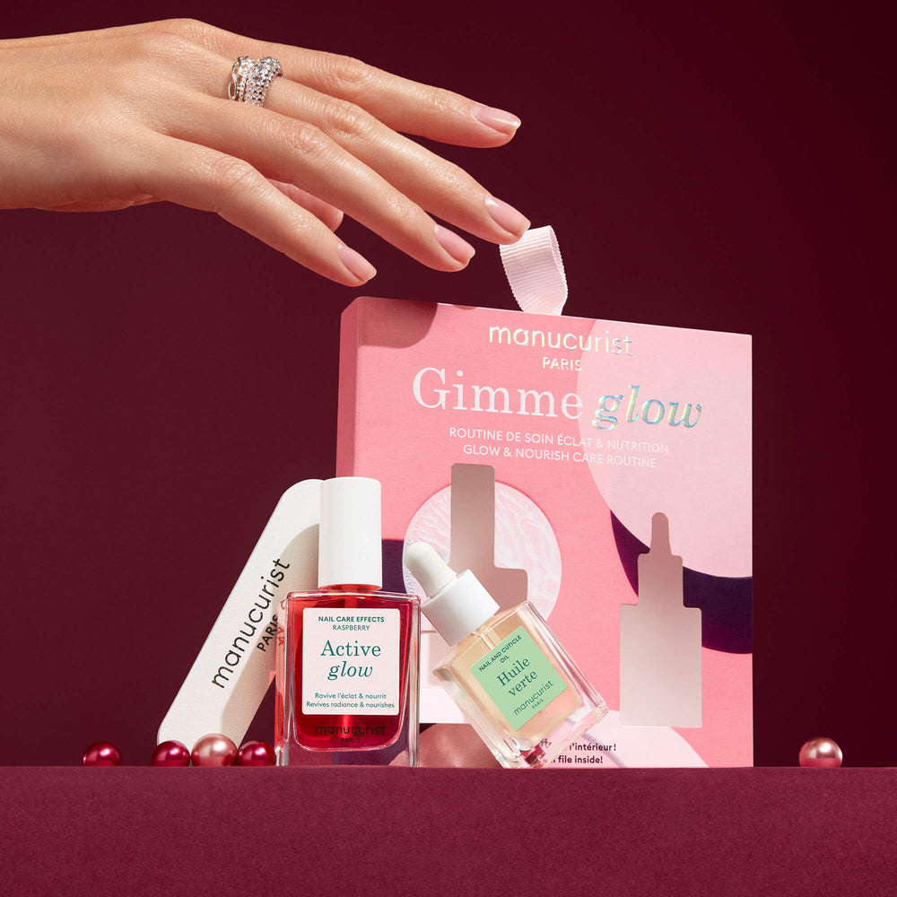 Manucurist Gimme Glow Ornament inklusive manucurist active glow raspberry, manucurist huile verte und kostenloser Nagelpfleile Geschenkset