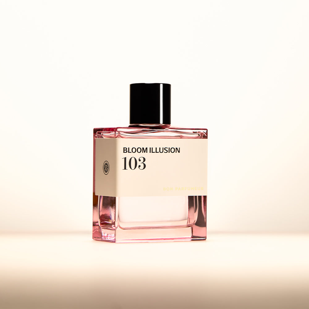 Bon Parfumeur 103 Bloom Illusion Parfumflakon vor hellem Hintergrund