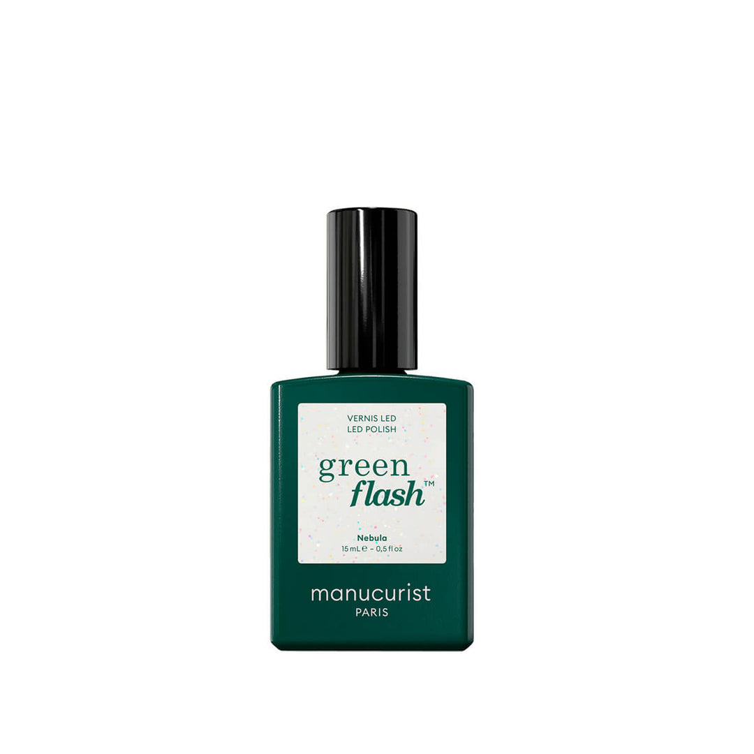 Manucurist Green Flash Nebula milchiger weißer Nagellack mit Glitzer für den Frühling. 
manucurist green flash für zuhause. Frühlingsfarbe für die Nägel