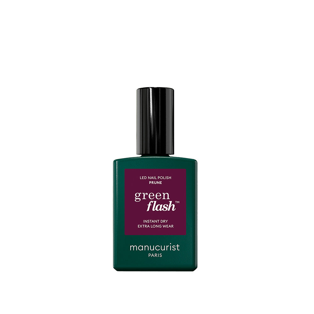 Manucurist Green Flash Prune dunkellila Nagellack für die Wintermonate mit pflegender Wirkung. 
manucurist green flash nagellack für zuhause