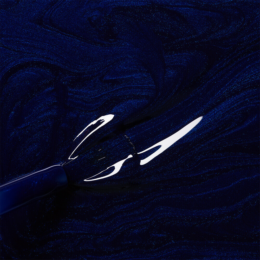 Dark night Manucurist schimmerndes dunkelblau blau